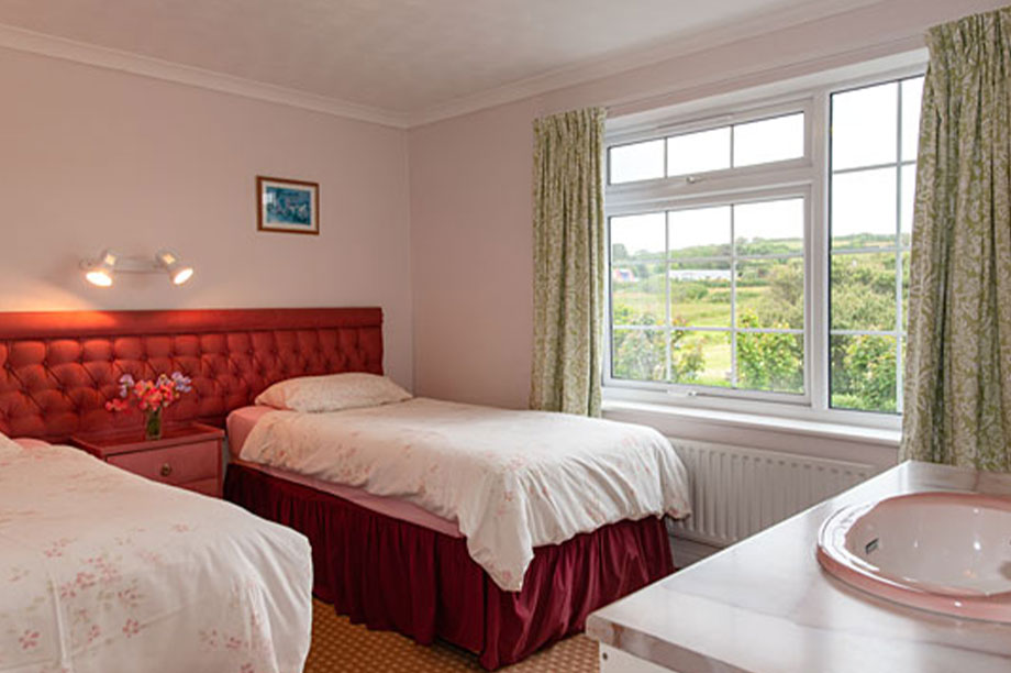 Rocquaine Bay Apartments, Guernsey GuernseyTravel